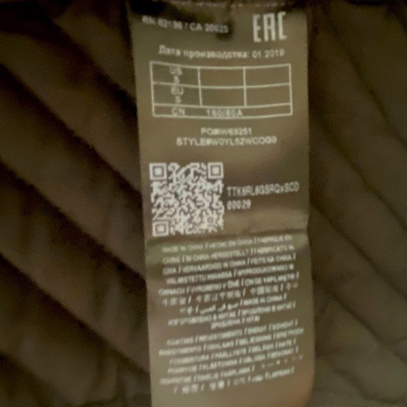 GUESS brand
Women's SHINY *Vera* Puffer Jacket Black Sz Small technical - Picture 9 of 11